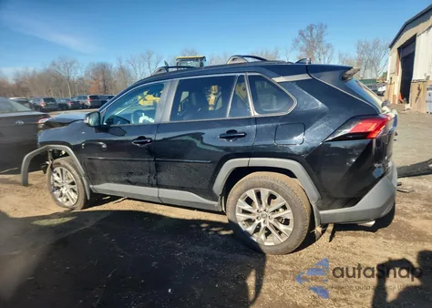 2024 Toyota Rav4 Xle Premium z USA, uszkodzony, nr VIN 2T3A1RFV3RC423982